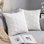 10 sofás con cojines en blanco para dar un aire nuevo a tu salón
