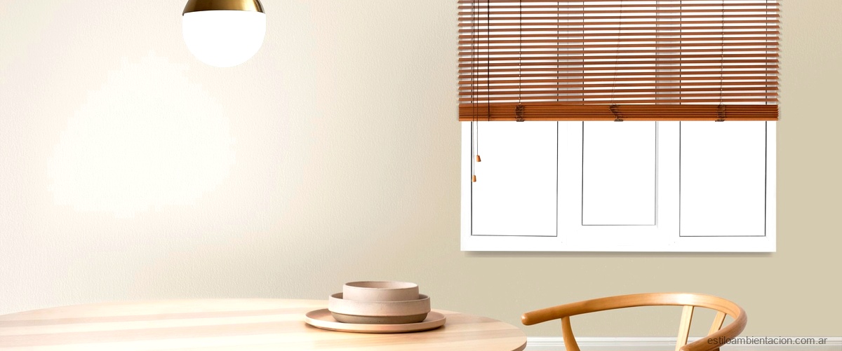 Mesa de comedor lacada en blanco brillo: un toque de estilo en tu hogar
