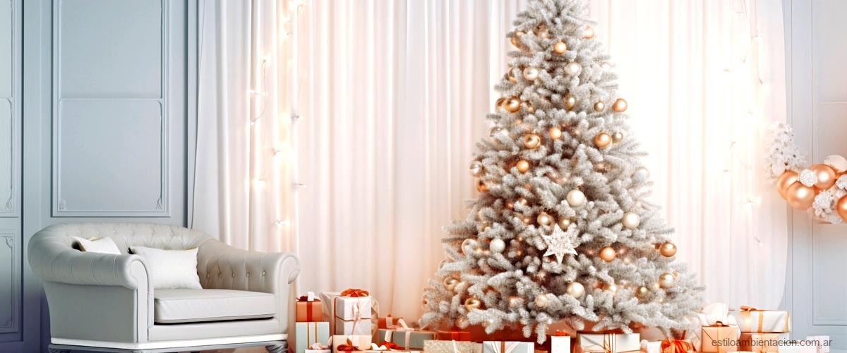 ¿Qué se pone primero para decorar el árbol de Navidad?